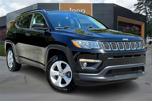 Used 2020 Jeep Compass Latitude image 3