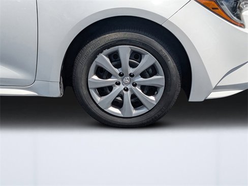 Used 2022 Toyota Corolla LE image 11