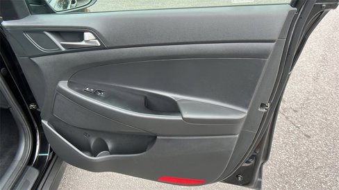Used 2018 Hyundai Tucson SE w/ Cargo Package image 15