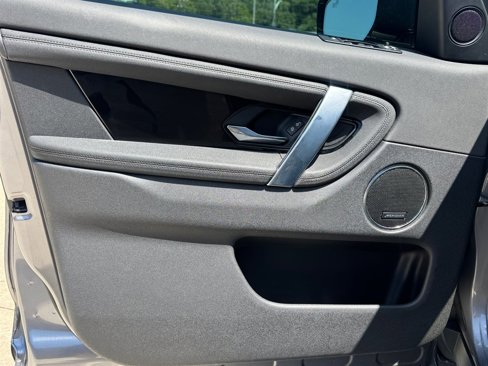 Used 2020 Land Rover Discovery Sport S image 7