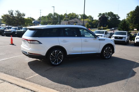 Used 2020 Lincoln Aviator Reserve w/ Equipment Group 202A image 7