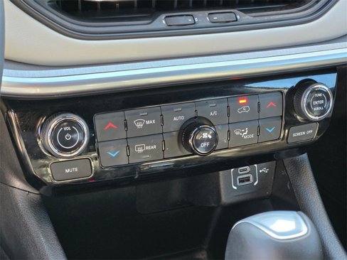 Certified 2024 Jeep Compass Limited image 28