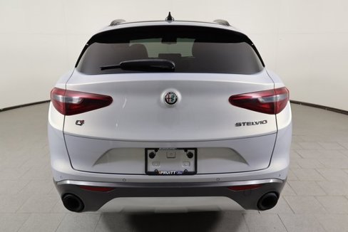 Used 2022 Alfa Romeo Stelvio Ti image 6