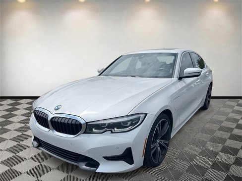 Used 2021 BMW 330e w/ Premium Package image 7