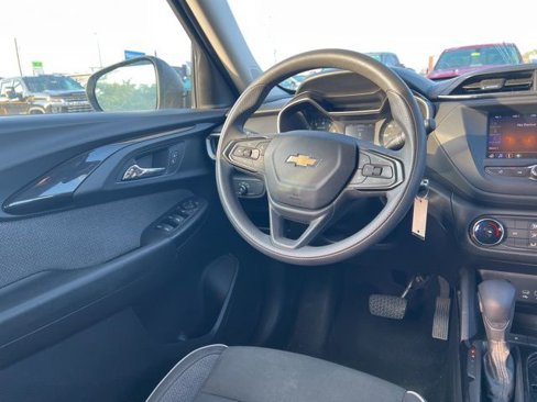 Used 2021 Chevrolet TrailBlazer LS image 30