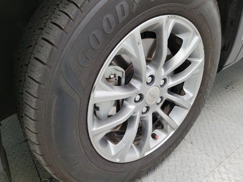 Used 2020 Jeep Cherokee Latitude Plus w/ Cold Weather Group image 31