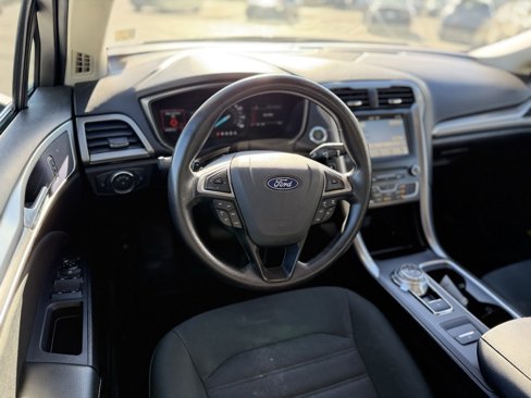 Used 2018 Ford Fusion SE w/ Fusion SE Technology Package image 21