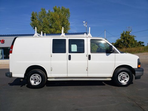 Used 2017 GMC Savana 2500 image 9