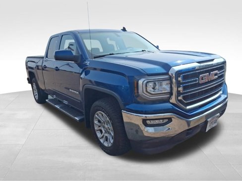 Used 2017 GMC Sierra 1500 SLE w/ SLE Value Package image 3