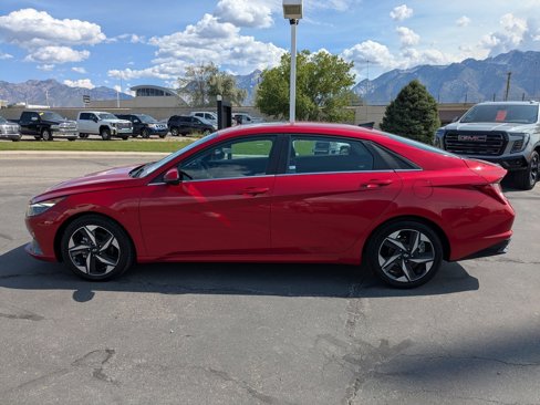 Used 2022 Hyundai Elantra SEL w/ Convenience + Premium Package image 2