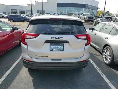 Used 2022 GMC Terrain SLE w/ Driver Convenience Package image 5