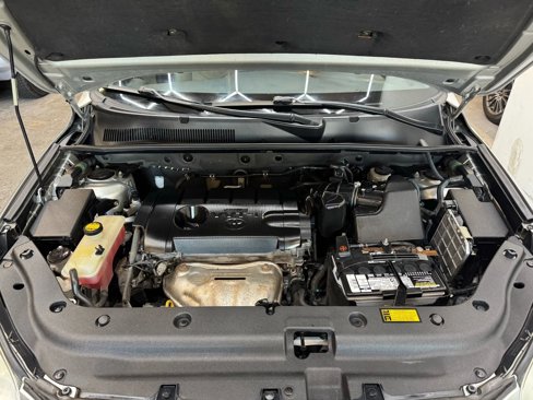 Used 2012 Toyota RAV4 4WD image 26