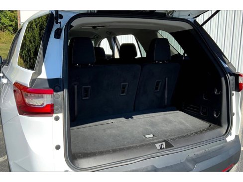 Used 2020 Chevrolet Traverse LS image 27