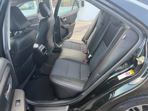 Used 2015 Toyota Camry SE image 10