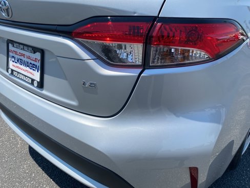 Used 2022 Toyota Corolla LE image 12