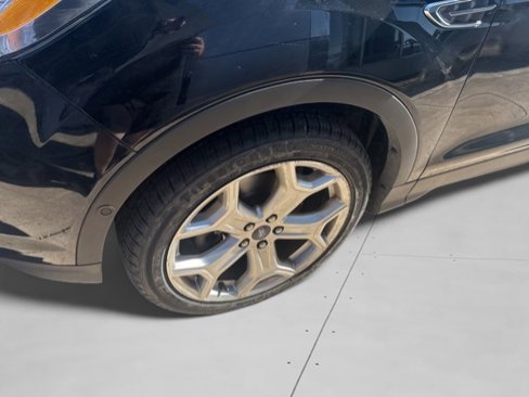 Used 2019 Ford Escape Titanium image 4
