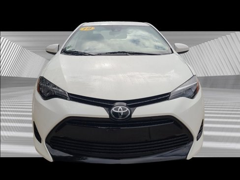 Used 2019 Toyota Corolla L image 4