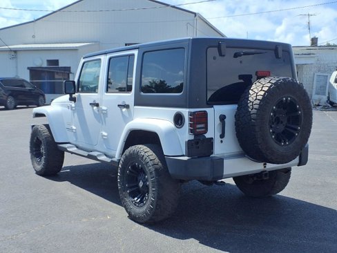 Used 2015 Jeep Wrangler Unlimited Sahara w/ Connectivity Group image 3