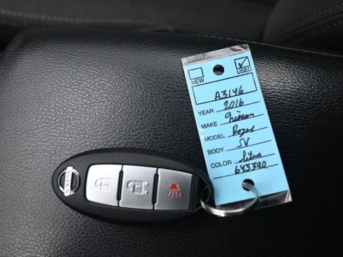 Used 2016 Nissan Rogue SV image 22