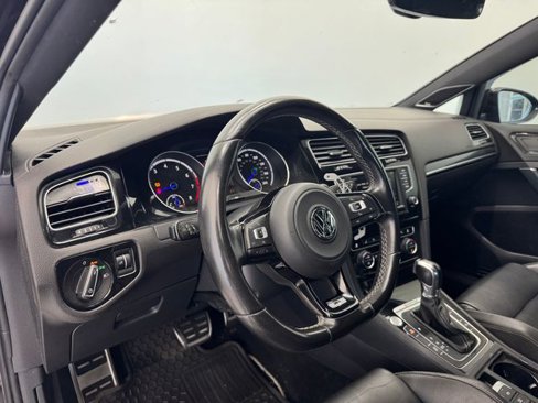 Used 2017 Volkswagen Golf R 4-Door image 35