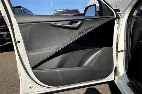 Used 2024 Kia Niro LX image 22