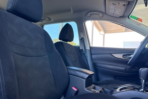 Used 2014 Nissan Rogue S image 30