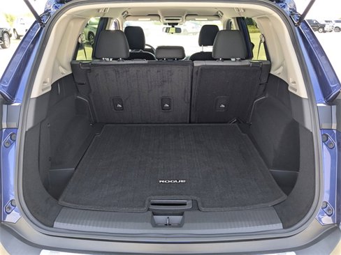 Used 2023 Nissan Rogue SV image 12