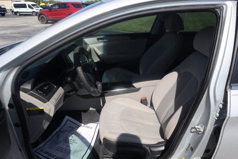 Used 2016 Hyundai Sonata SE image 5