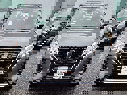 New 2025 Nissan Kicks Play S image 2