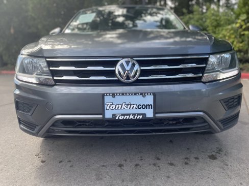Used 2018 Volkswagen Tiguan SE w/ Panoramic Sunroof Package image 5