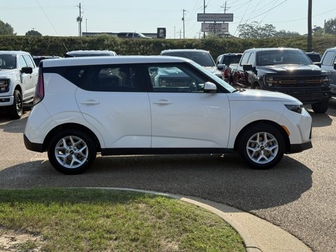Used 2023 Kia Soul LX w/ Option Group 015 image 4