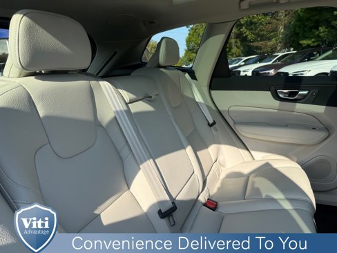Certified 2023 Volvo XC60 B5 Plus image 28