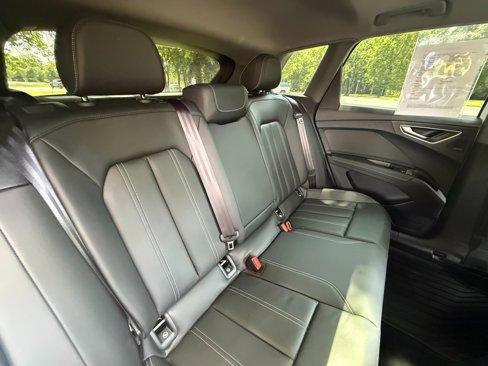 Used 2024 Audi Q4 e-tron Premium Plus image 23
