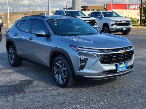 Used 2024 Chevrolet Trax LT w/ Driver Confidence Package image 7