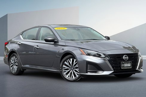 Certified 2024 Nissan Altima 2.5 SV image 2