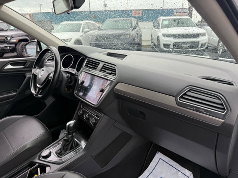 Used 2019 Volkswagen Tiguan SE w/ Panoramic Sunroof Package image 18