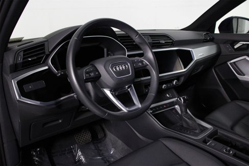 Used 2022 Audi Q3 2.0T Premium w/ Convenience Package image 4