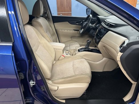Used 2019 Nissan Rogue SV w/ Premium Package image 10