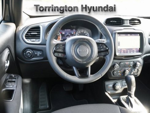 Used 2021 Jeep Renegade Latitude image 16
