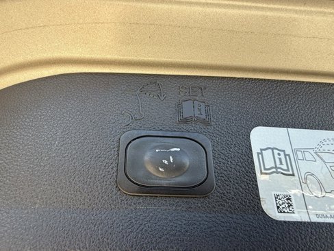 Used 2018 Ford Escape Titanium image 20