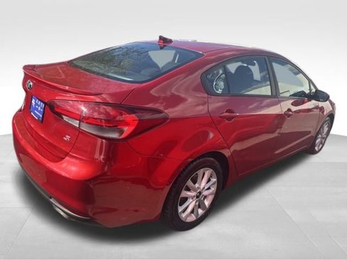 Used 2017 Kia Forte S image 29