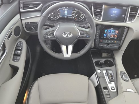 New 2025 INFINITI QX50 Luxe image 8