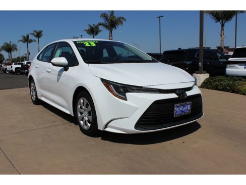 Used 2023 Toyota Corolla LE image 3