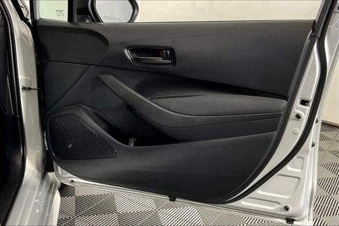 Used 2022 Toyota Corolla LE image 25