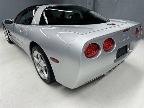 Used 2000 Chevrolet Corvette Coupe image 3