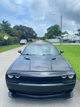 Used 2012 Dodge Challenger SXT image 2