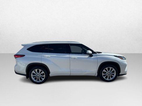 Used 2021 Toyota Highlander Limited image 4