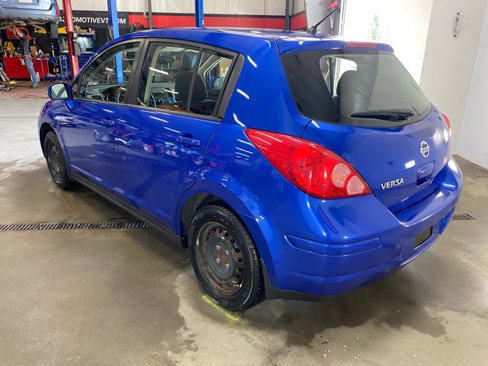 Used 2011 Nissan Versa 1.8 S w/ Plus Pkg image 3