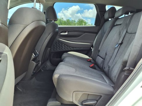Used 2019 Hyundai Santa Fe SE image 8