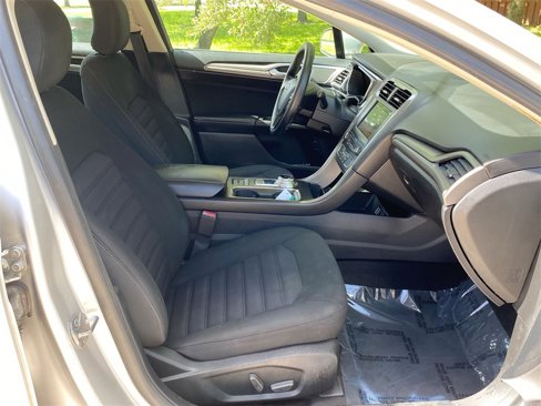 Used 2019 Ford Fusion SE image 30